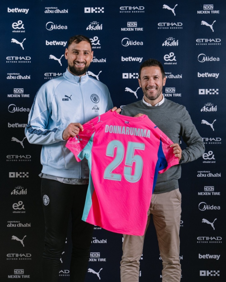 旺财28.com-门将强援！曼城社媒晒多纳鲁马亮相照片：他来了🤩